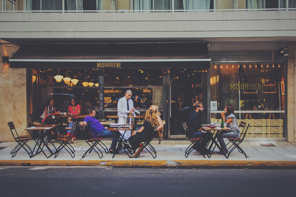 Embracing a Pet-Friendly Restaurant Environment