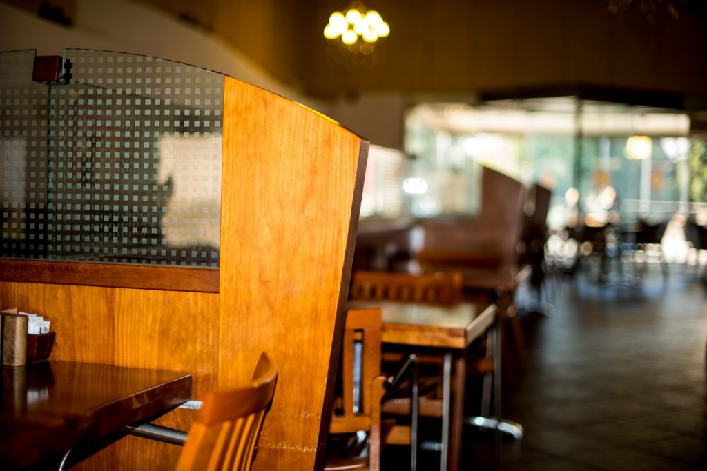 empty, slow restaurant