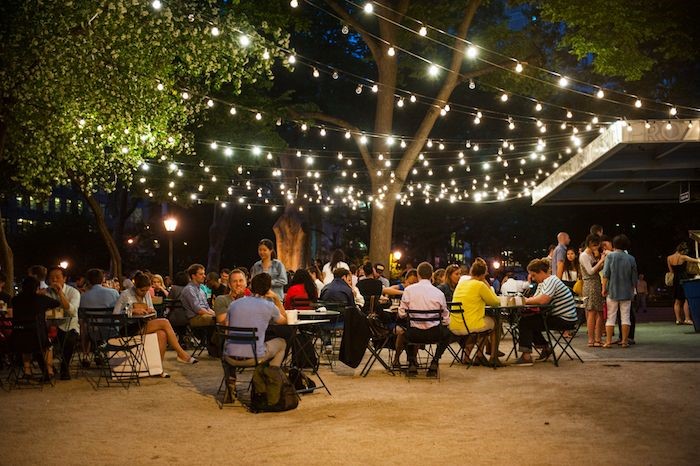 Restaurant outdoor seating lighting