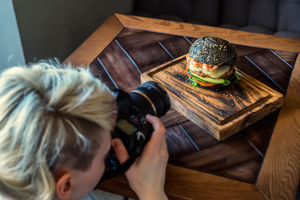 Improve restaurant food photos by hiring a professional photographer